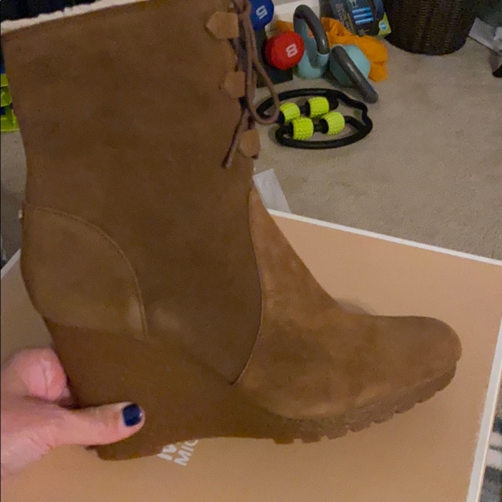 NWT Michael kor boots